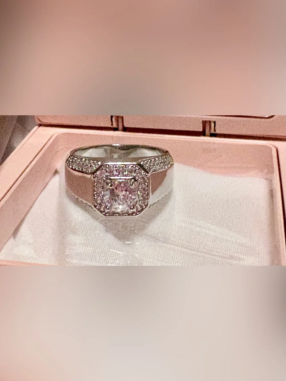 1.5 Carats Moissanite Ring GRA Card & Gift Box New without tags